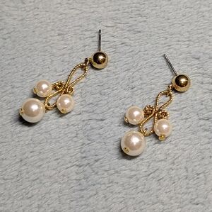Vintage Goldtone and Faux Pearl Drop Pierced Earrings